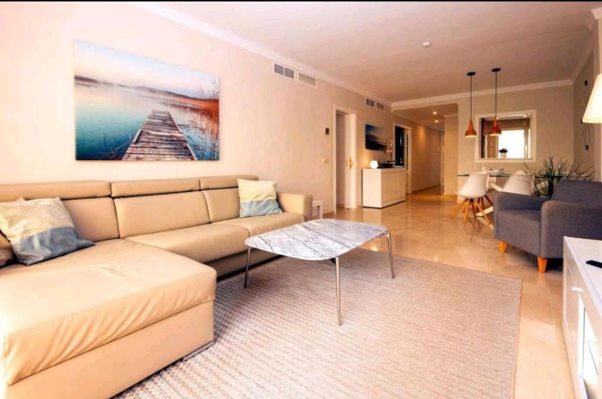 Apartment Modern Next To Pool Marbella