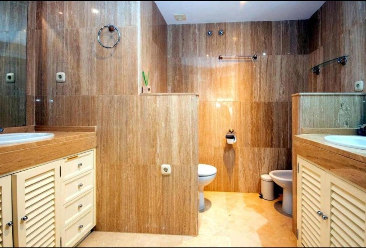 Apartemen Modern Next To Pool Marbella